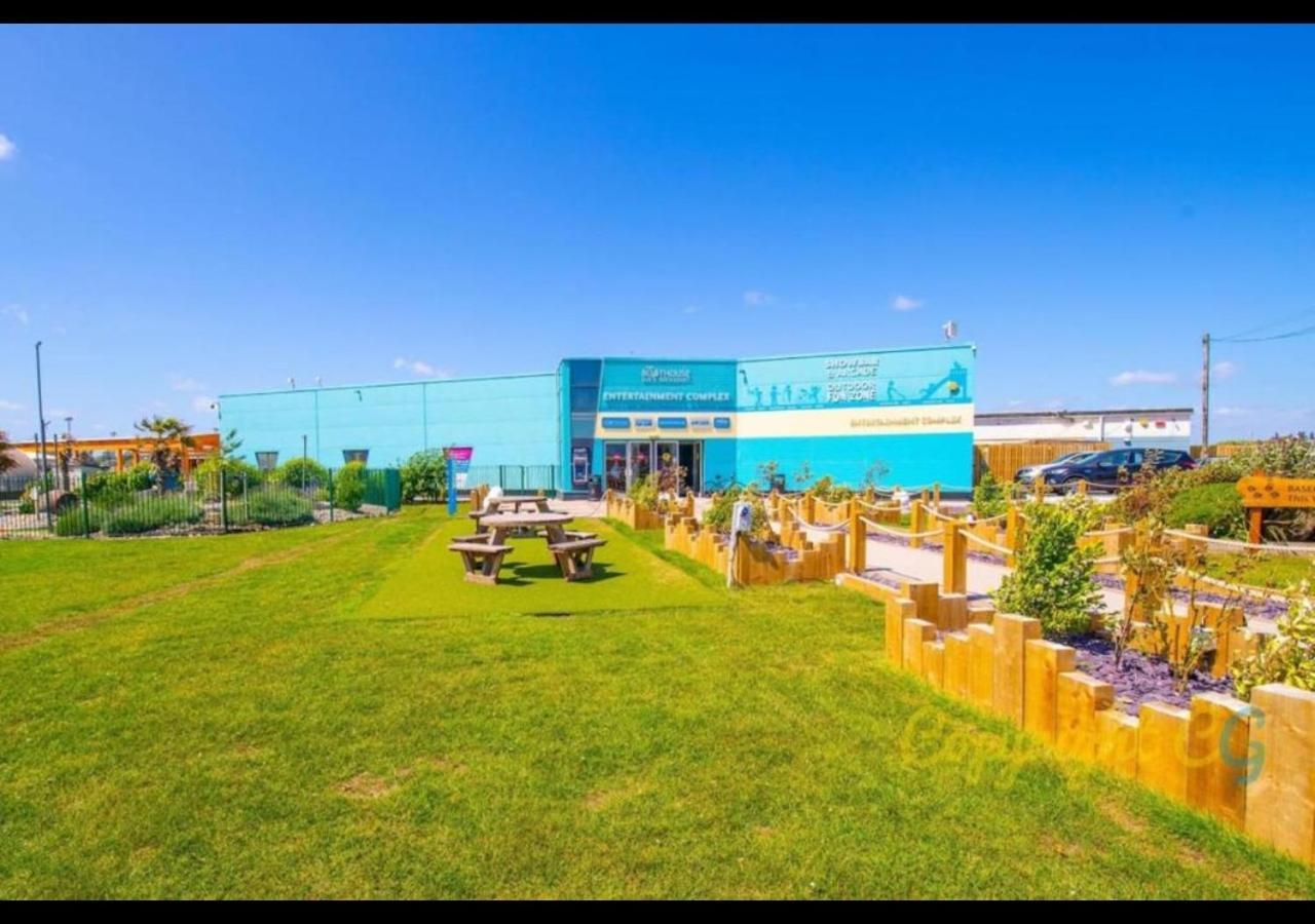 Mp768 - Camber Sands Holiday Park - Huge Lodge - Small Dog Friendly - Sleeps 8 Exteriör bild