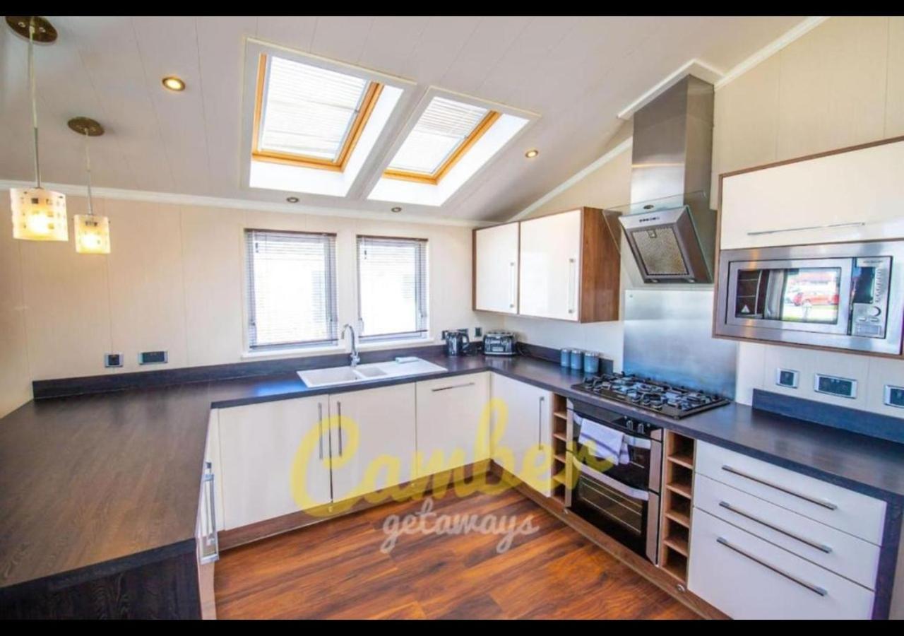 Mp768 - Camber Sands Holiday Park - Huge Lodge - Small Dog Friendly - Sleeps 8 Exteriör bild