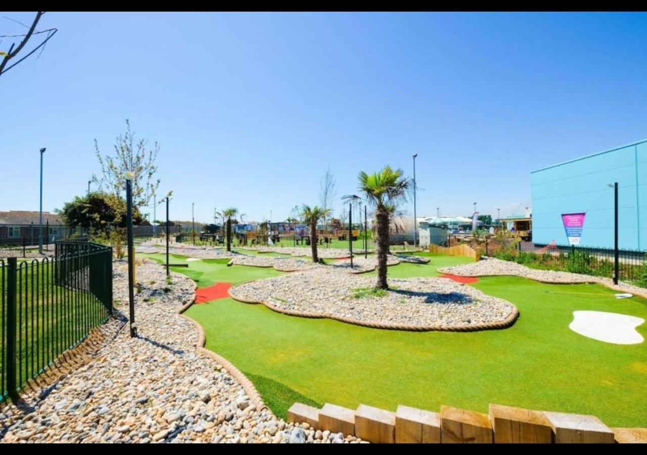 Mp768 - Camber Sands Holiday Park - Huge Lodge - Small Dog Friendly - Sleeps 8 Exteriör bild